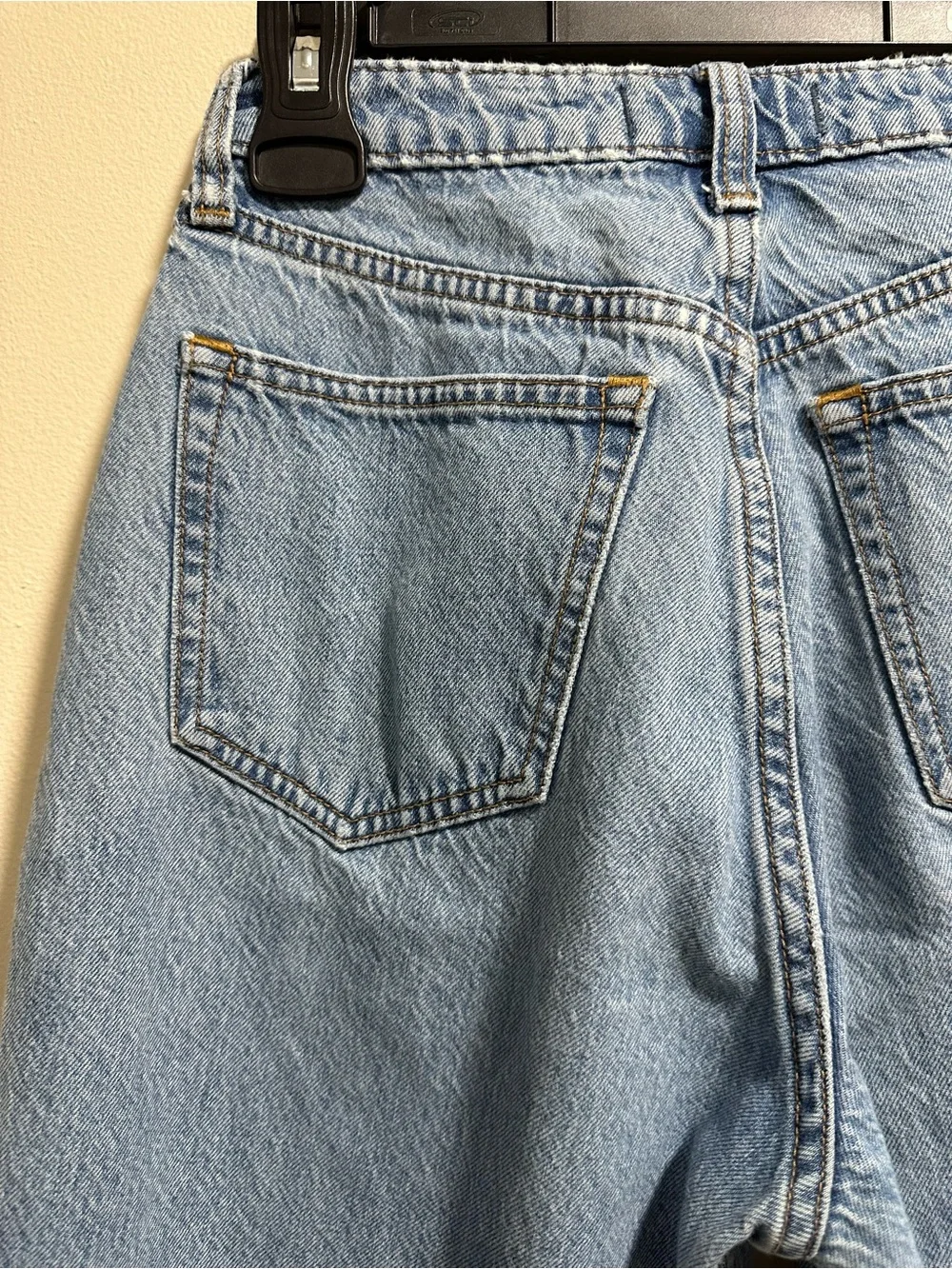 Abercrombie & Fitch Women’s Light Wash “The Loose” High Rise Curve Love Jeans